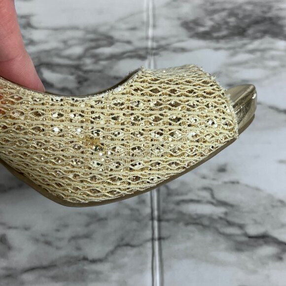 𝅺AUDREY Brook Peep Toe Heels Quillan Gold Cross Stitch size 9.5 - Picture 10 of 13